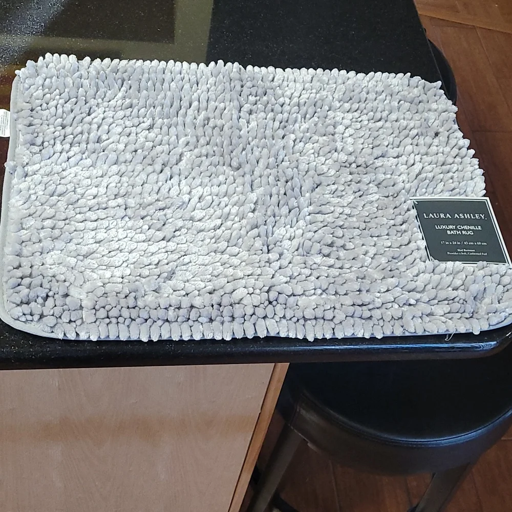 Luxury Chenille Bath Rug